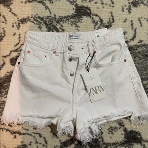 Brand new!!!ZARA white denim shorts size 6!